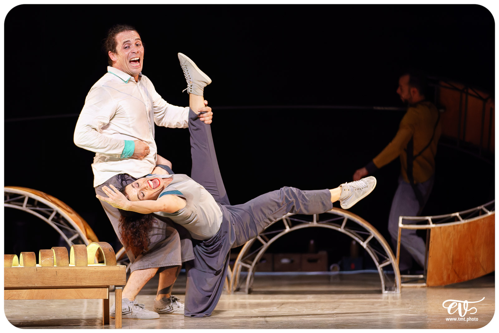 ESENCIAL (VAIVEN CIRCO)